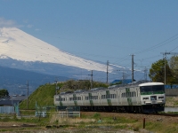 185系特急踊り子号が、富士山バックに修善寺へ向かいます。
