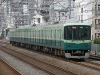2008年6月撮影、野江駅にて。淀屋橋行き急行に充当される7200系7203F。