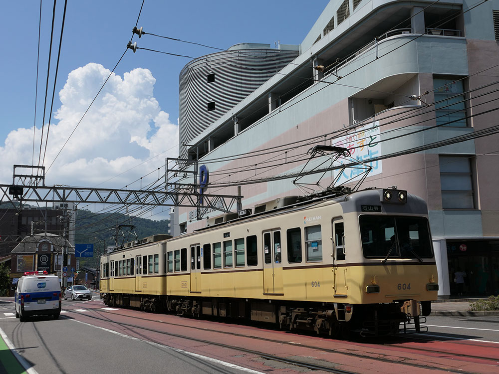 京阪600形びわこ号ラッピング編成