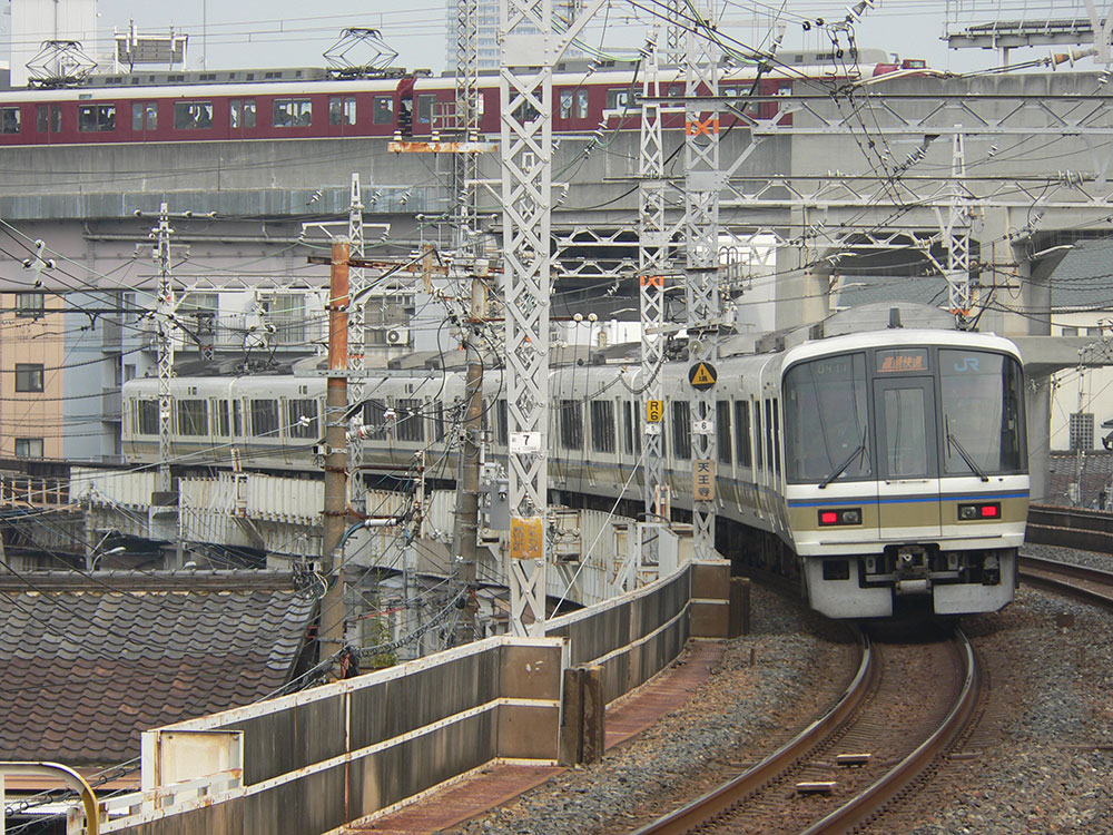 阪和線を走る奈良区221系