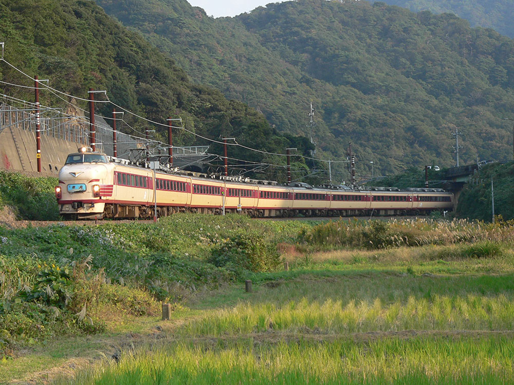 485系ボンネット型先頭車の特急雷鳥号