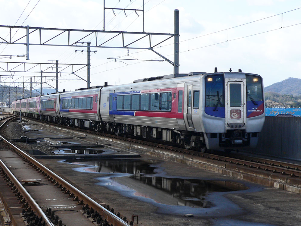 N2000系うずしお号岡山行き